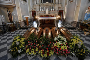 Фотография к новости: О нехватке мест в моргах из-за COVID-19 заявили похоронные бюро Калифорнии