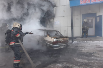 Фотография к новости: 13 автомобилей пострадали во время пожара на автомойке в Нур-Султане