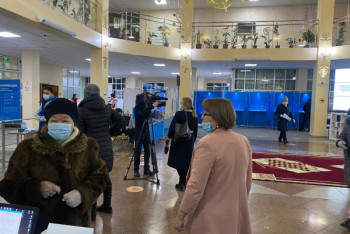 Фотография к новости: Прямые видеотрансляции с избирательных участков незаконны − общественники