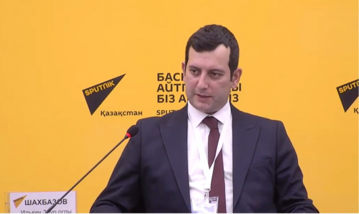 скриншот с видеотрансляции брифинга