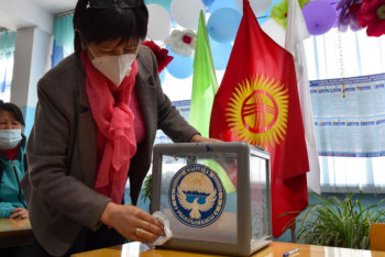 Фотография к новости: Жапаров лидирует на выборах президента Кыргызстана