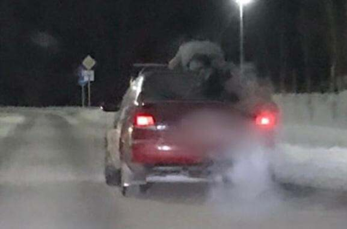 Павлодарец прокатил своего знакомого на крыше автомобиля