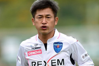 Фотография к новости: Самый "пожилой" футболист мира подписал новый контракт с клубом