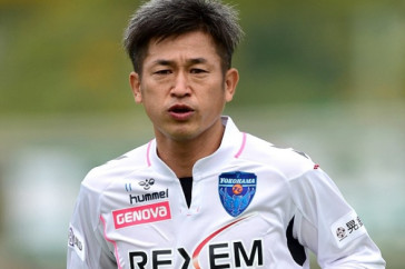 Фотография к новости: Самый "пожилой" футболист мира подписал новый контракт с клубом