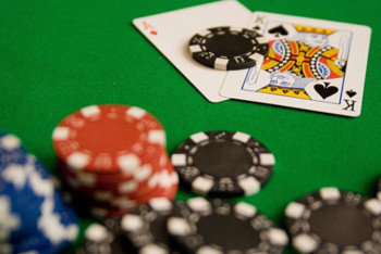 Фотография к новости: Подпольный игорный зал в съемной квартире устроил житель Шымкента