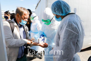 Риск проникновения "британского" штамма в Казахстан не исключают в Минздраве