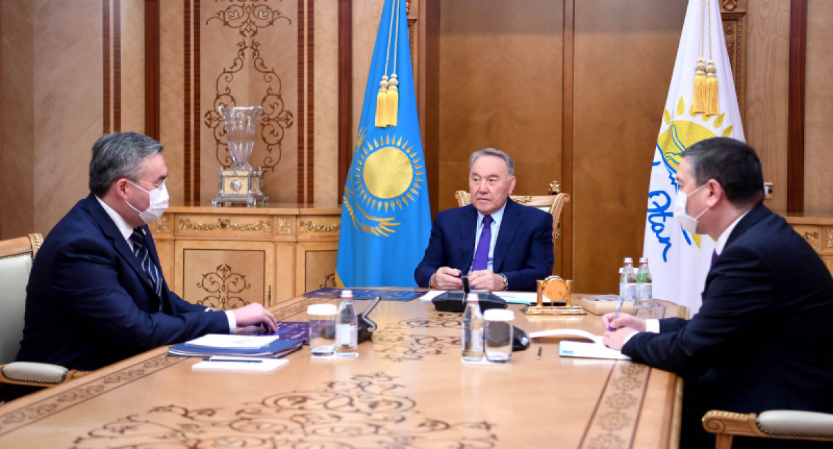 Елбасы принял главу МИД РК