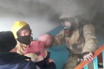 Фотография к новости: Трогательное видео спасения малыша Талдыкоргане опубликовало МЧС