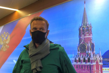 Фотография к новости: ФСИН объяснила задержание Алексея Навального