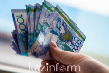 Фотография к новости: Уровень зарплат в Казахстане не выдерживает никакой критики - депутат