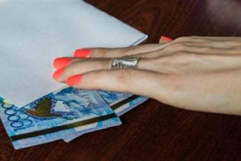 Фотография к новости: ﻿На 80 миллионов тенге обманула мошенница жителей Туркестанской области