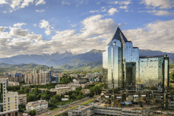 Фотография к новости: В каких регионах живет большая часть казахстанцев, которые имеют "излишки" на пенсионных счетах﻿