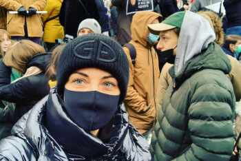 Фотография к новости: Юлию Навальную задержали в Москве