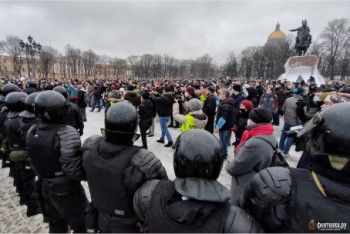 Фотография к новости: Видео с ударом полицейского женщины проверяет ГУ МВД России