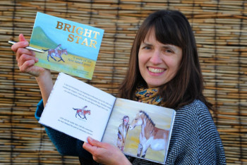 Фотография к новости: Книга о казахстанской девочке издана в Британии