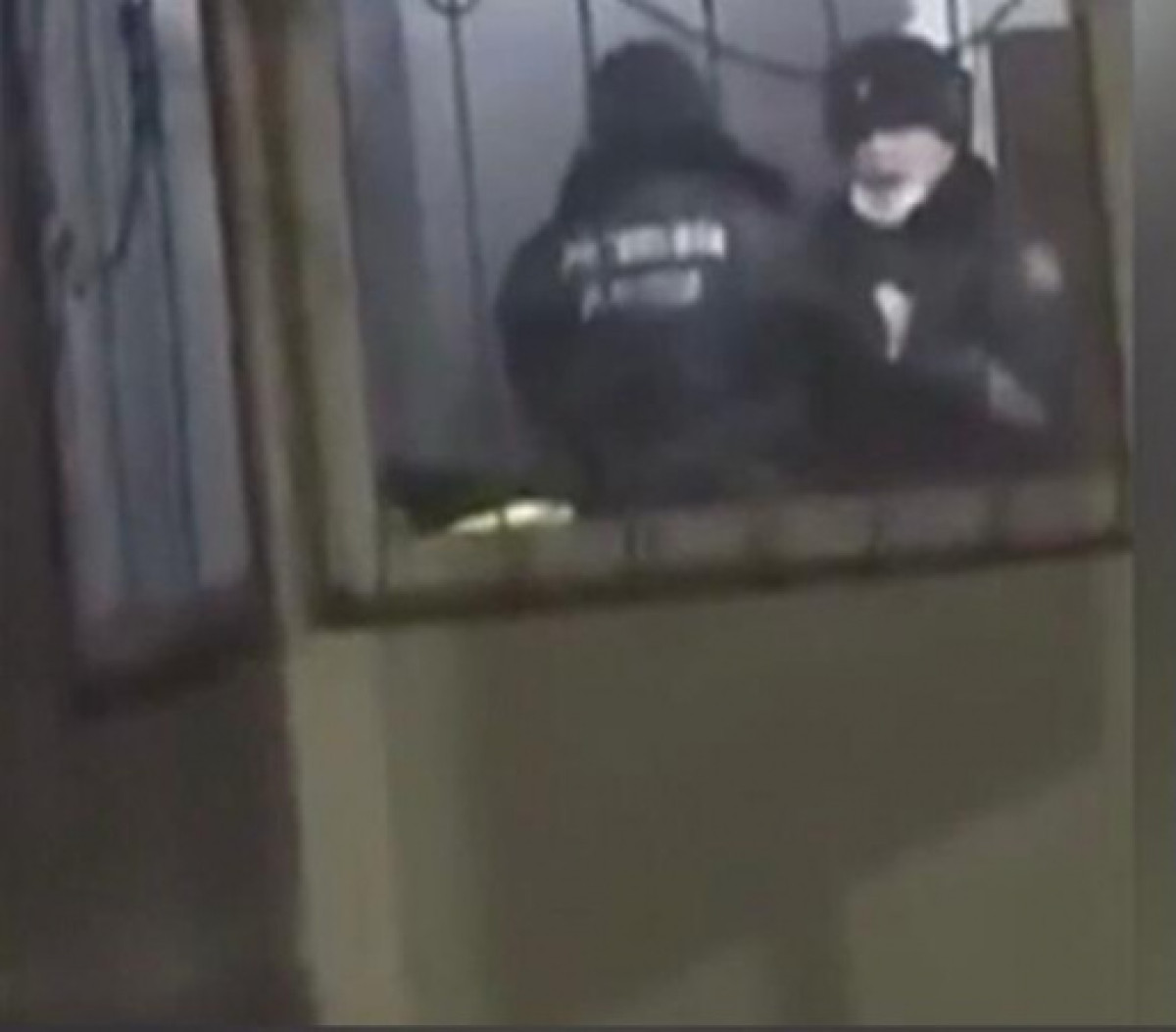 Полицейские подрались на посту в Шымкенте