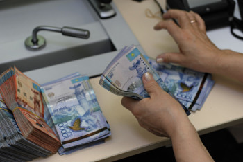 Фотография к новости: Свыше 27 тысяч казахстанцев подали заявки на снятие пенсии за три дня