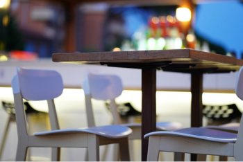 Фотография к новости: Бекшин объяснил, почему не разрешает работу общепитов в торговых центрах