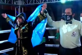 Фотография к новости: Путаница с гимном произошла во время боя казахстанца Садриддина Ахмедова