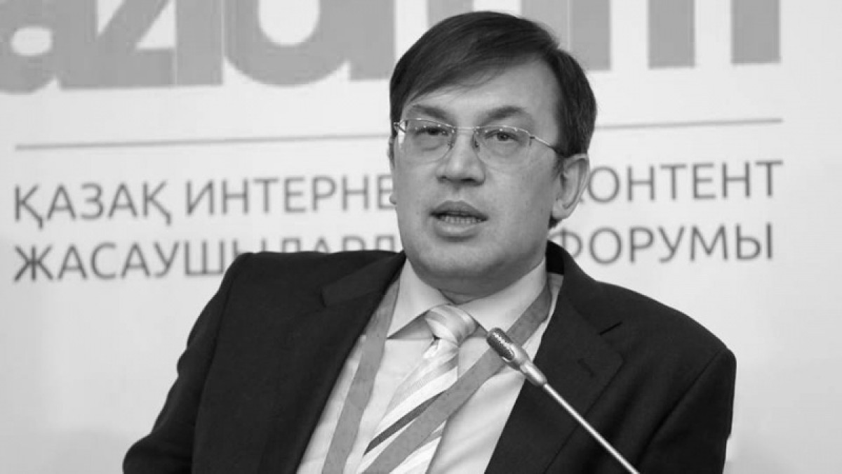 Умер известный казахстанский журналист Михаил Дорофеев