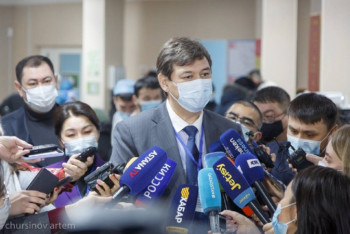 Руководство Минздрава РК привилось от коронавируса