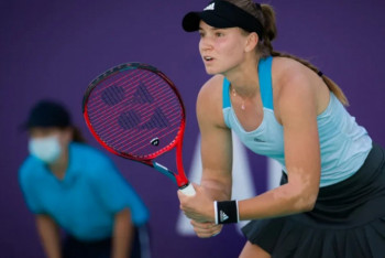 Фотография к новости: Рыбакина и Шведова проиграли в парном разряде на турнире в Мельбурне