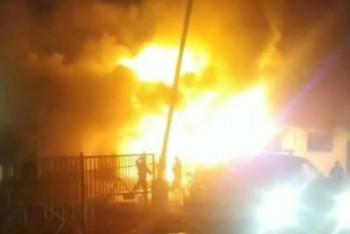 Фотография к новости: Огнем охвачены СТО и гаражи в Алматы