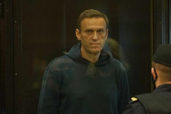 Фотография к новости: Суд заменил Навальному условный срок по делу "Ив Роше" на реальный