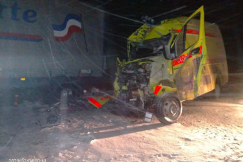 Фотография к новости: Сотрудники скорой погибли при столкновении с грузовиком в ВКО