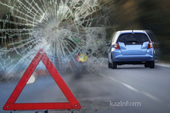 Фотография к новости: Три автомобиля и автобус столкнулись в Алматы