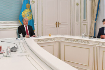 Фотография к новости: Токаев встретился с президентом ЕБРР