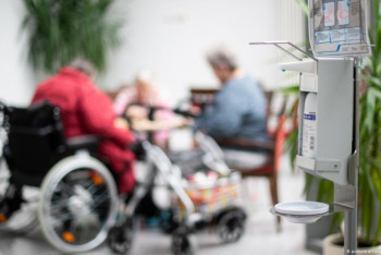 Фотография к новости: 14 привитых от коронавируса заразились британским штаммом коронавируса в Германии