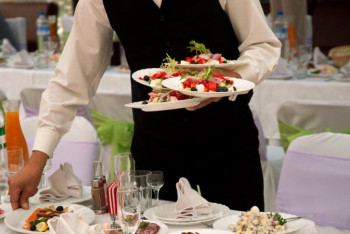 Фотография к новости: Работу крупного общепита приостановят в Алматинской области