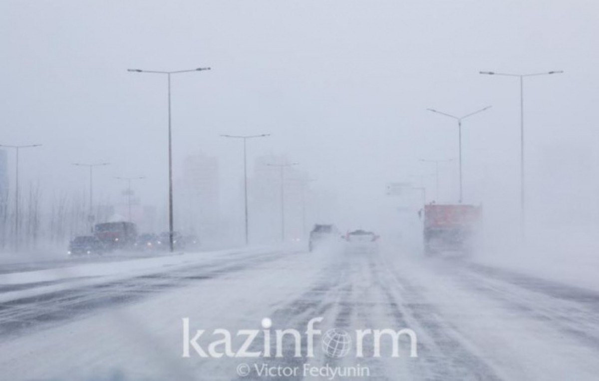 10 участков дорог закрыли из-за непогоды в Казахстане