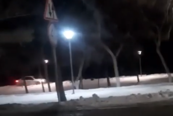 Фотография к новости: Водитель проехался на авто по центральной набережной Павлодара