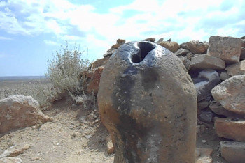Фотография к новости: Священный фаллос исчез из некрополя в Мангистау