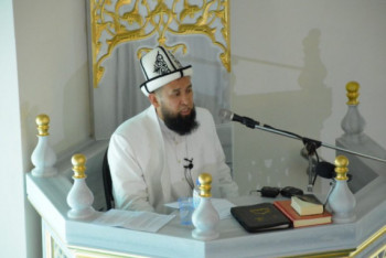 Фотография к новости: Суд отправил под домашний арест бывшего муфтия Кыргызстана Максатбека Токтомушева