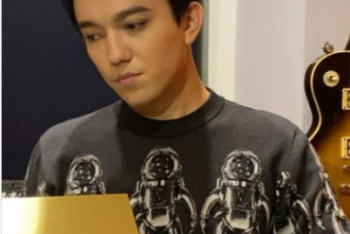 Фотография к новости: YouTube-канал Димаша получил золотую кнопку