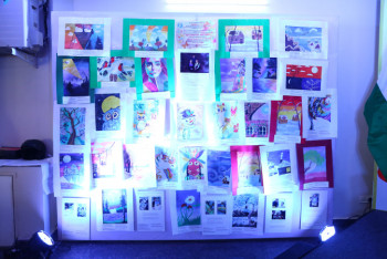 Фотография к новости: "Мир глазами казахстанских детей" показали в Индии