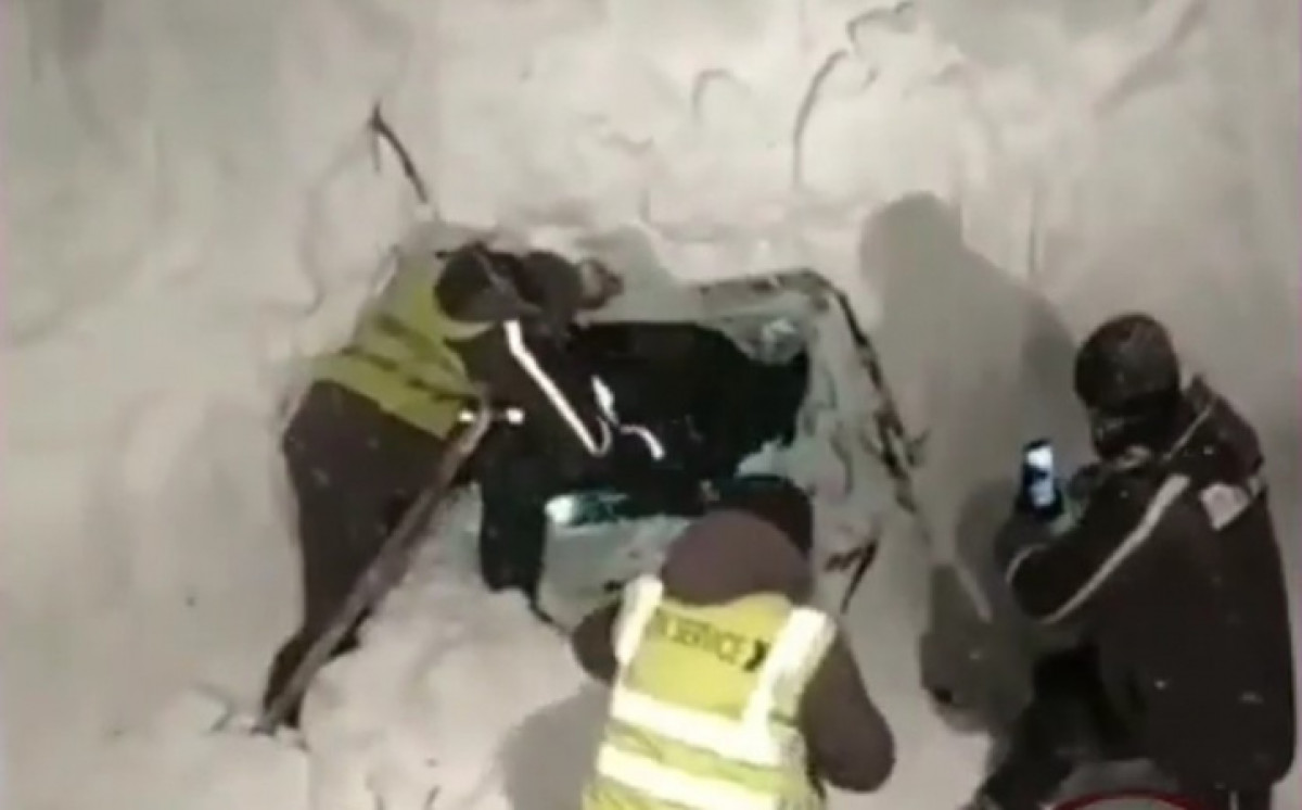 "Газель" с людьми накрыло лавиной в Алматинской области