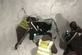 Фотография к новости: "Газель" с людьми накрыло лавиной в Алматинской области