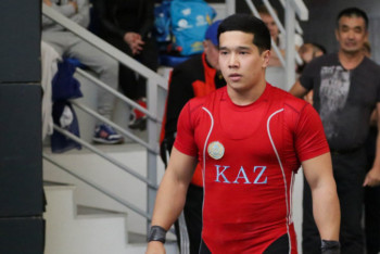 Фотография к новости: Казахстанского тяжелоатлета лишили подаренной квартиры