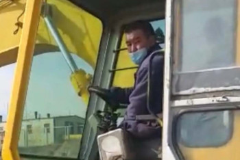 Фотография к новости: Еще одного пьяного экскаваторщика задержала полиция