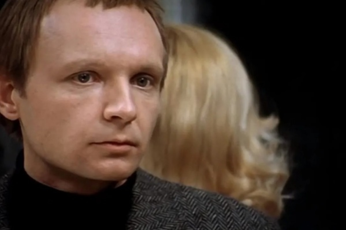 Названа предварительная причина смерти звезды "Иронии судьбы"