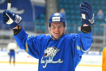 Фотография к новости: "Барыс" дома одолел "Автомобилист"