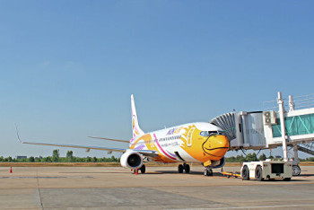 Фотография к новости: Самолет врезался в тягач в порту Лос-Анджелеса