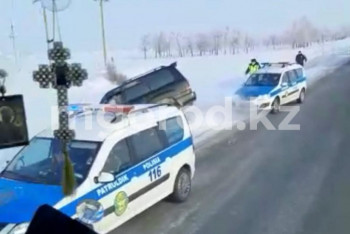 Фотография к новости: Погоню полицейских за внедорожником сняли на видео в ЗКО