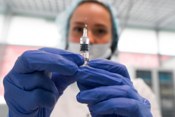 Свыше 2 тысяч медработников привились от коронавируса в Нур-Султане