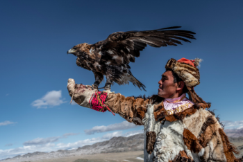 Фотография к новости: The New York Times рассказала о жизни казахов-кочевников в Монгольском Алтае