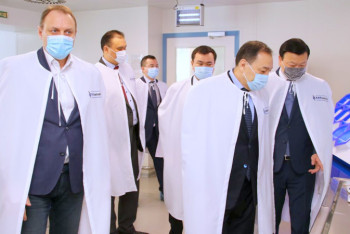 Фотография к новости: Промышленную партию вакцины "Спутник V" произвели в Караганде